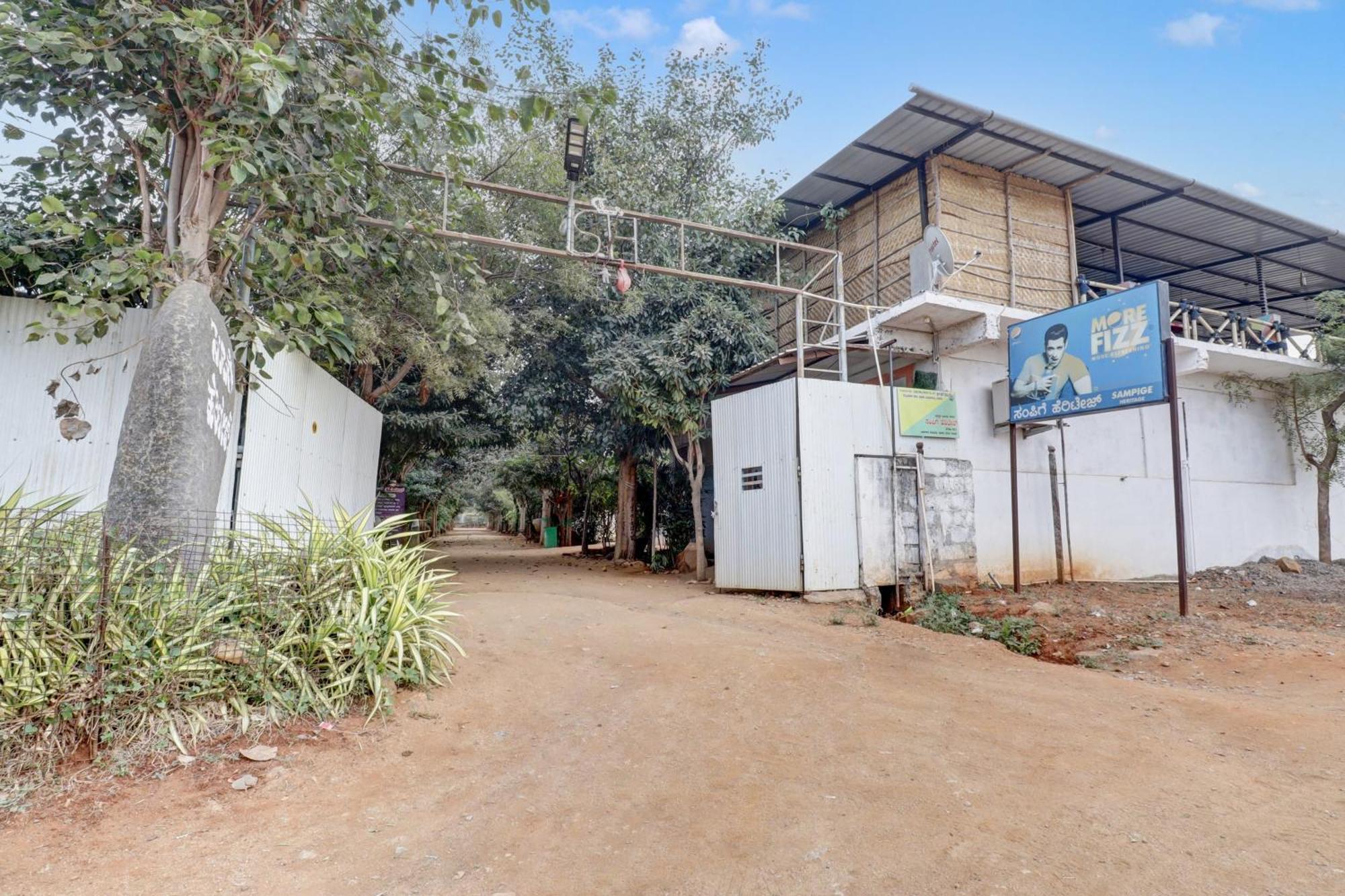 Hotel Oyo Sampige Heritage Koppal Exterior foto